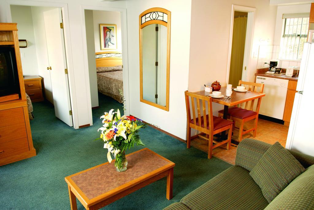 Grouse Inn West Vancouver Εξωτερικό φωτογραφία